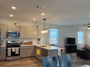 Room in House on Alice Jay Wy in Round Rock, TX - Foto de edificio - Building Photo