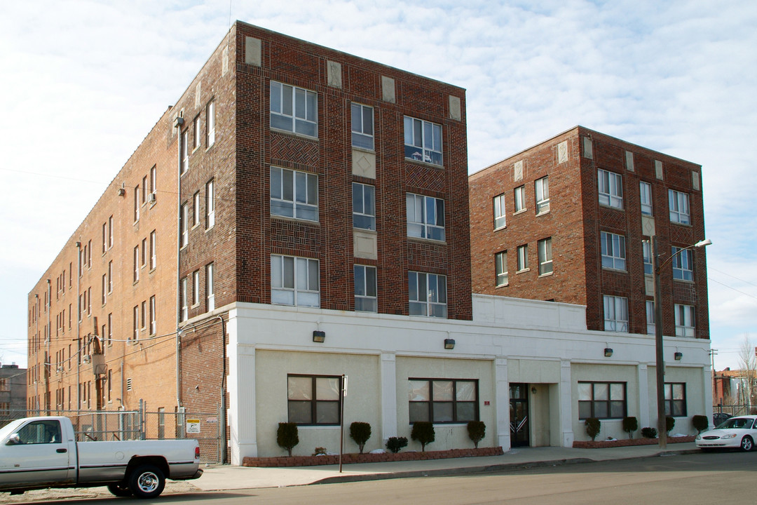 Islandview Apartments in Detroit, MI - Foto de edificio