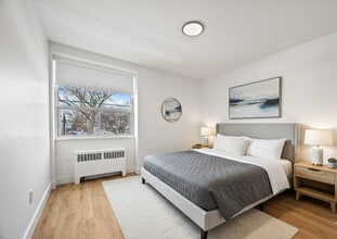 1017 Woodbine in Toronto, ON - Building Photo - Building Photo