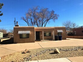 216 Chula Vista Pl NE in Albuquerque, NM - Building Photo