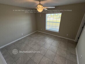 7049 David Blvd in Port Charlotte, FL - Foto de edificio - Building Photo