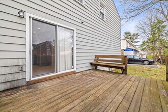 102 Courtland Cir in Stamford, CT - Building Photo - Building Photo