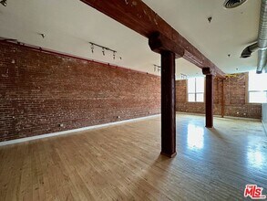 726 S Santa Fe Ave in Los Angeles, CA - Building Photo - Building Photo