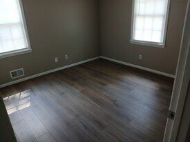 107 Twin Creek Ct, Unit 107 in Roebuck, SC - Building Photo