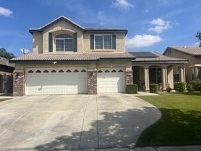 10818 Cypress Falls Ave, Unit 3102 in Bakersfield, CA - Foto de edificio - Building Photo