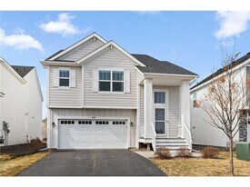 9269 27th St NE in Saint Michael, MN - Building Photo