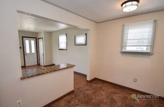 3528 Carnarvon Ave in Bristol, PA - Foto de edificio - Building Photo