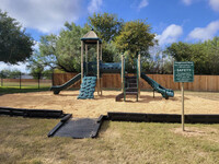 Granada Place in Uvalde, TX - Foto de edificio - Building Photo