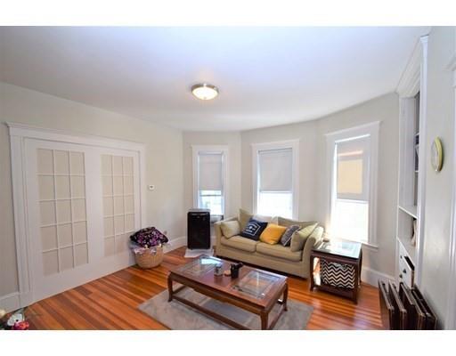 37 Foster St, Unit 3 in Boston, MA - Foto de edificio - Building Photo