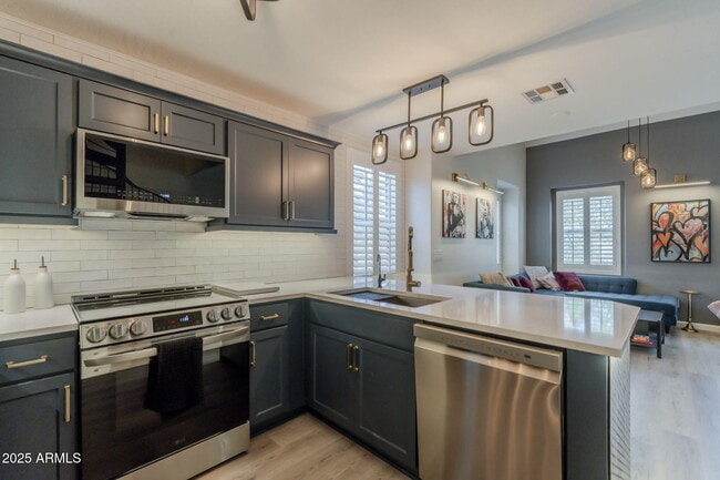 property at 106 W Commerce Ct
