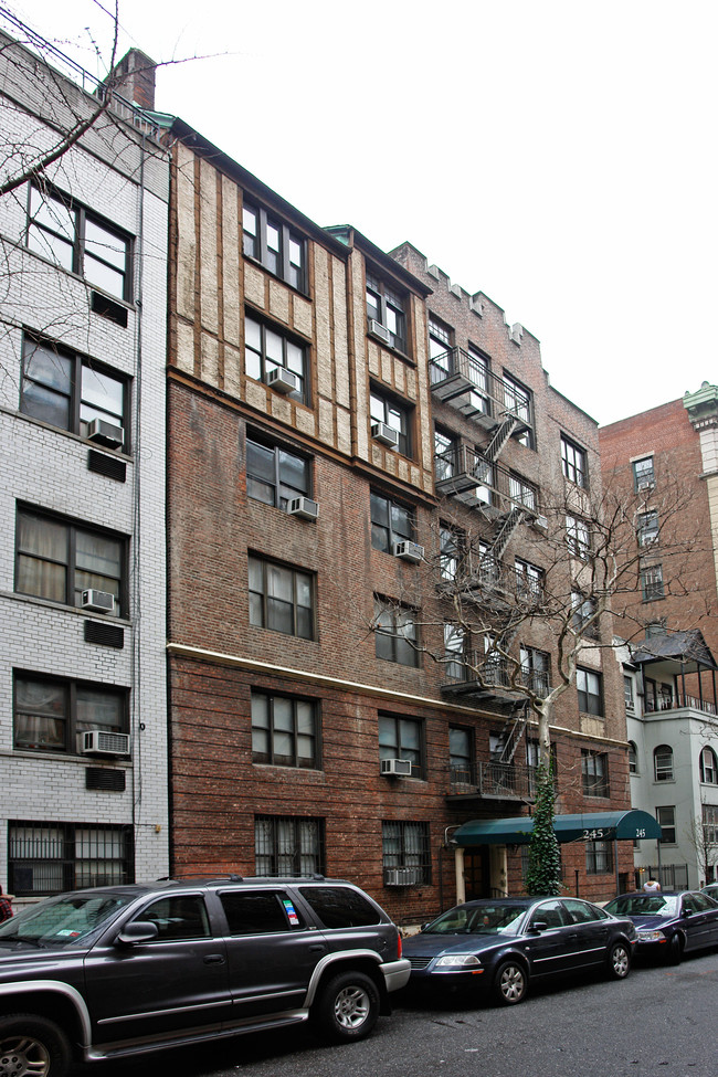 245 W 75th St in New York, NY - Building Photo - Building Photo