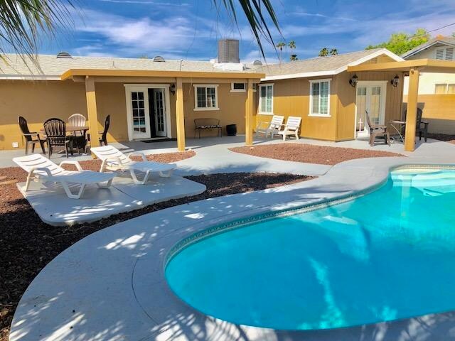 73427 Santa Rosa Way in Palm Desert, CA - Building Photo