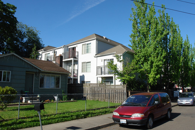 Hazelwood Ankeny in Portland, OR - Building Photo - Building Photo