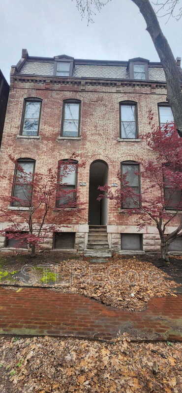 2415 S 10th St in St. Louis, MO - Building Photo - Building Photo