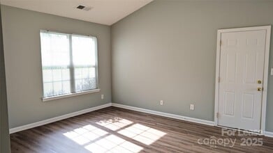 111 Sterling Terrace Dr in Mooresville, NC - Building Photo - Building Photo