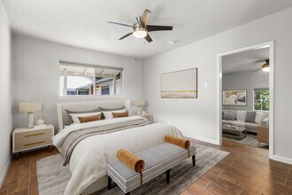 815 Gunter St, Unit B in Austin, TX - Foto de edificio - Building Photo