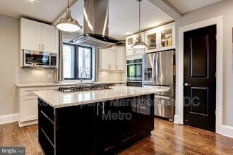 715 Florida Ave NE in Washington, DC - Building Photo - Building Photo