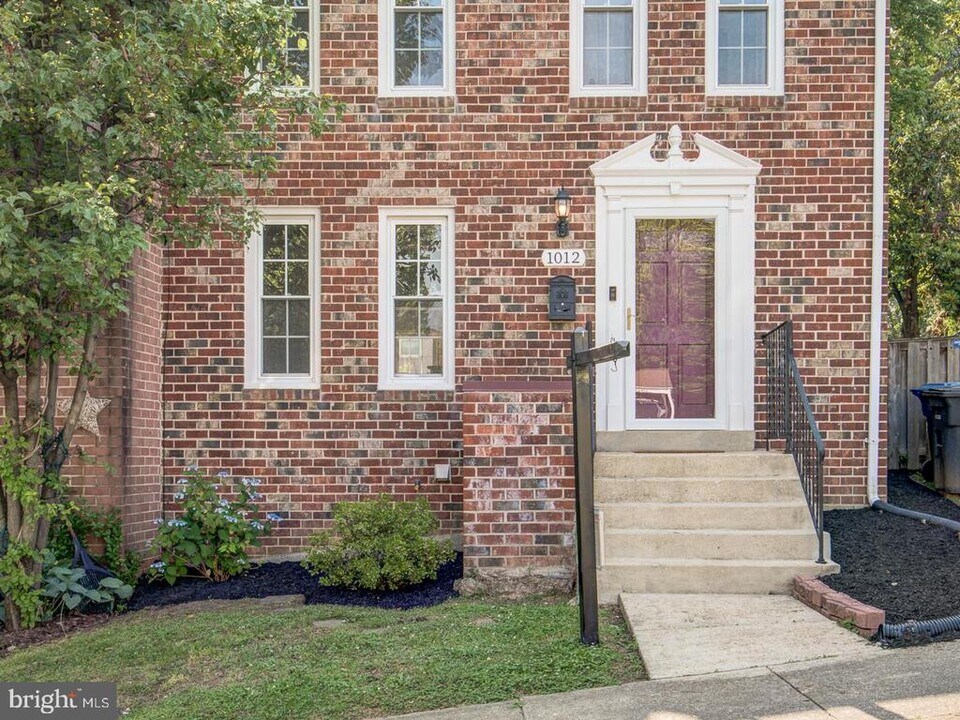 1012 N Pelham St in Alexandria, VA - Building Photo