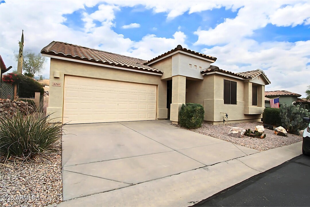 6261 S Mesa Vista Dr in Gold Canyon, AZ - Building Photo