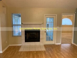 12214 NW 10th Pl in Newberry, FL - Building Photo - Building Photo