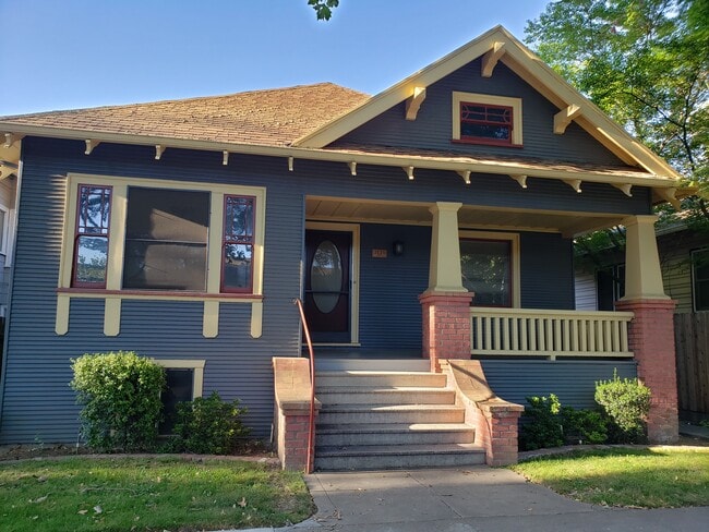 property at 2623 H St