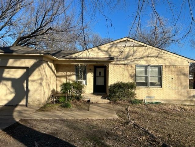 303 S Ballard Ave in Wylie, TX - Building Photo