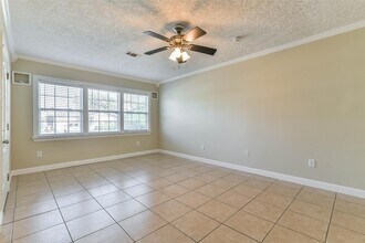 11 Lyncrest Dr in Galveston, TX - Building Photo - Building Photo