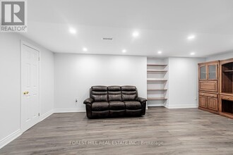 10 Atkinson Ct in Ajax, ON - Building Photo - Building Photo