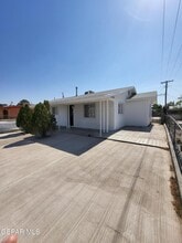 1102 Cuba Dr in El Paso, TX - Building Photo - Building Photo