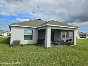 586 Cooper Ct in Palm Bay, FL - Building Photo - Building Photo