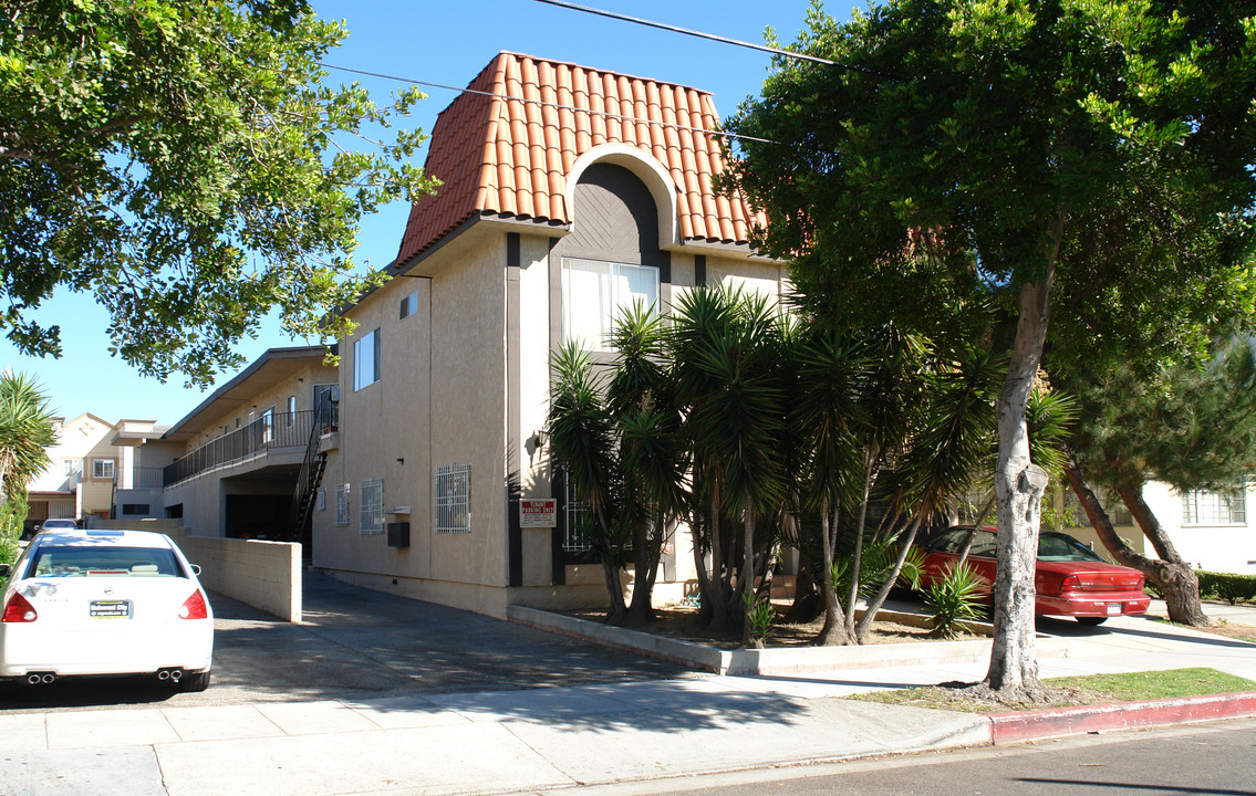 130 Olive St in Glendale, CA - Foto de edificio