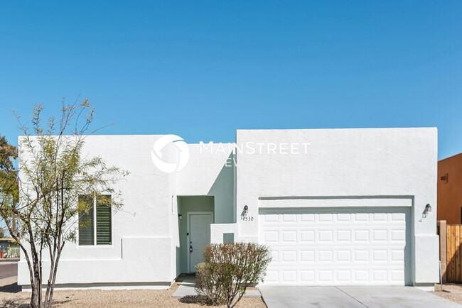 property at 1530 W Grove St