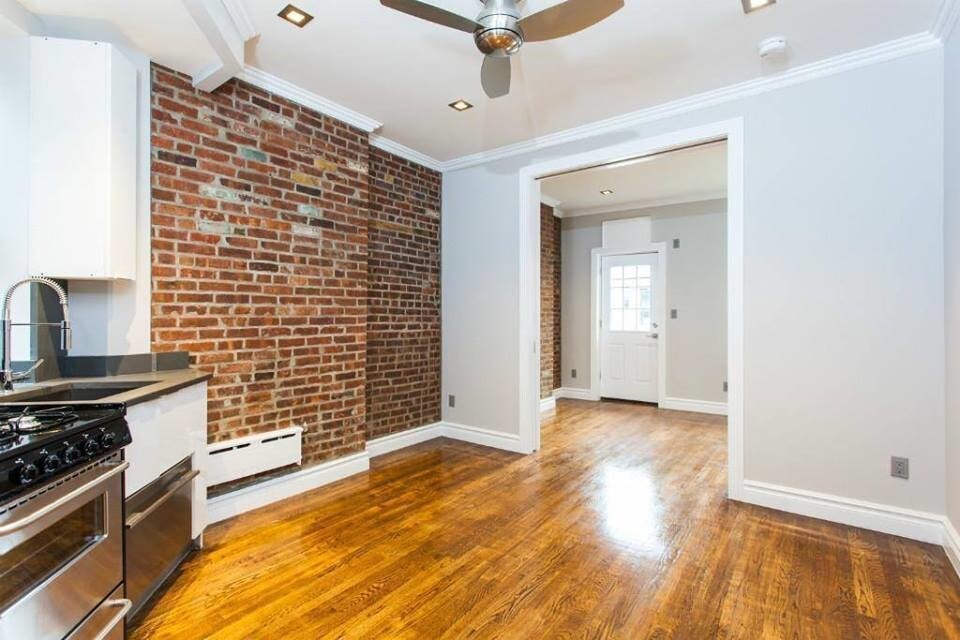 250 Mott St-Unit -20 in New York, NY - Building Photo