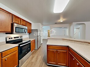 742 Pinafore St in San Antonio, TX - Building Photo - Building Photo