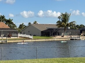 2321 SE 5th Ct in Cape Coral, FL - Foto de edificio - Building Photo