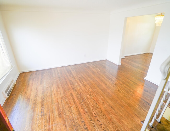 17199 Meyers Rd in Detroit, MI - Building Photo - Building Photo