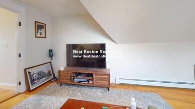 389 Highland Ave, Unit 3 in Somerville, MA - Building Photo - Building Photo