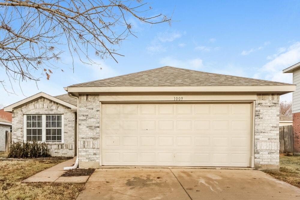 1009 Chelsea Ln in Forney, TX - Building Photo