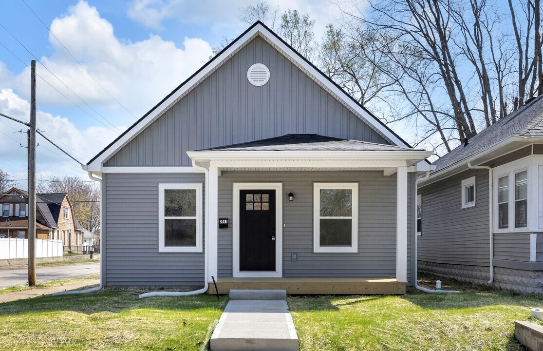 2041 N Dexter St in Indianapolis, IN - Building Photo