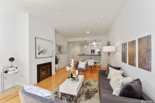 260 Caldecott Ln in Oakland, CA - Building Photo - Building Photo