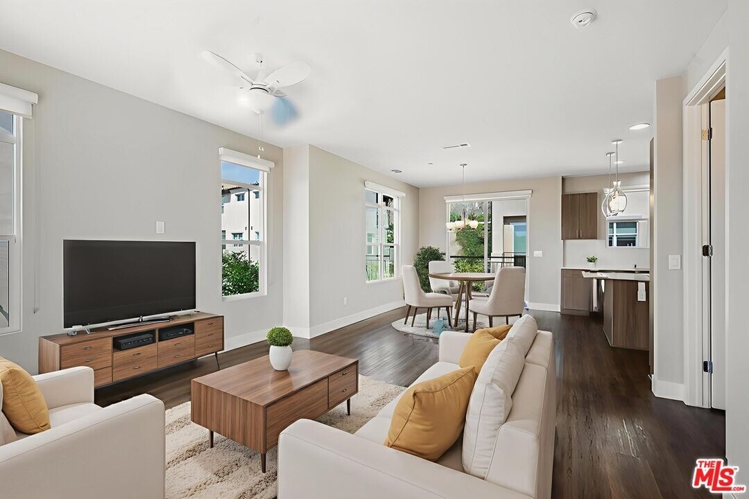 4448 Paxton Pl in Calabasas, CA - Building Photo