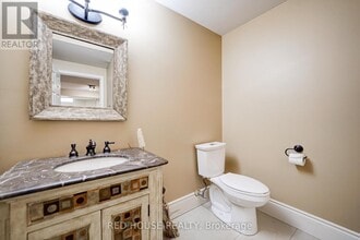 4450 Mayflower Dr in Mississauga, ON - Building Photo - Building Photo