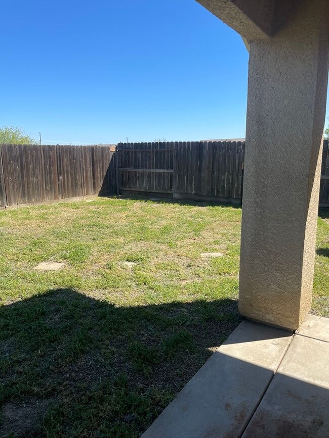 756 Santa Ana Ct in Los Banos, CA - Building Photo - Building Photo