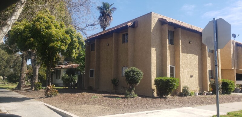 117 S K St in Madera, CA - Building Photo