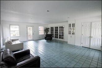 2530 Merrimont Dr NW in Winston-Salem, NC - Building Photo - Building Photo