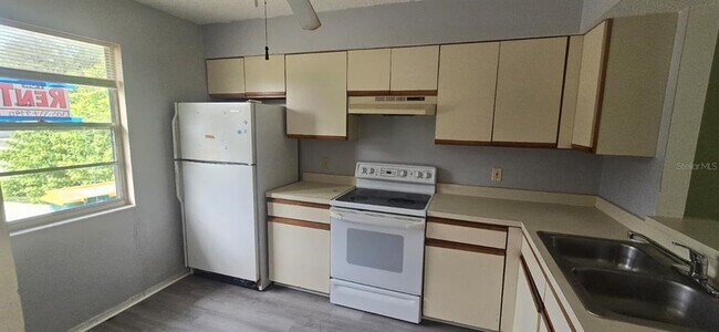 304 Camillia Ln in Port Charlotte, FL - Building Photo - Building Photo