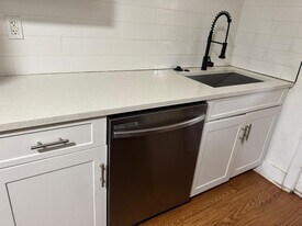 8217 N 10th St in Tampa, FL - Building Photo