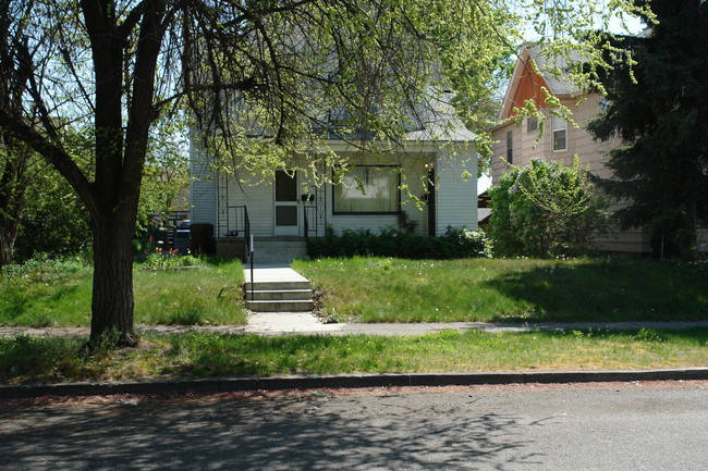1107 W Sharp Ave in Spokane, WA - Foto de edificio - Building Photo