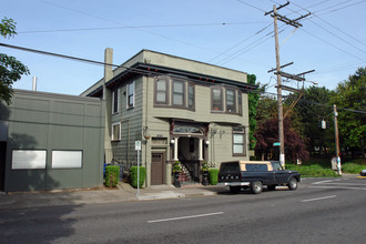 Hollingworth House in Portland, OR - Building Photo - Building Photo