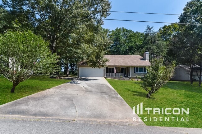 property at 220 Jennifer Ln